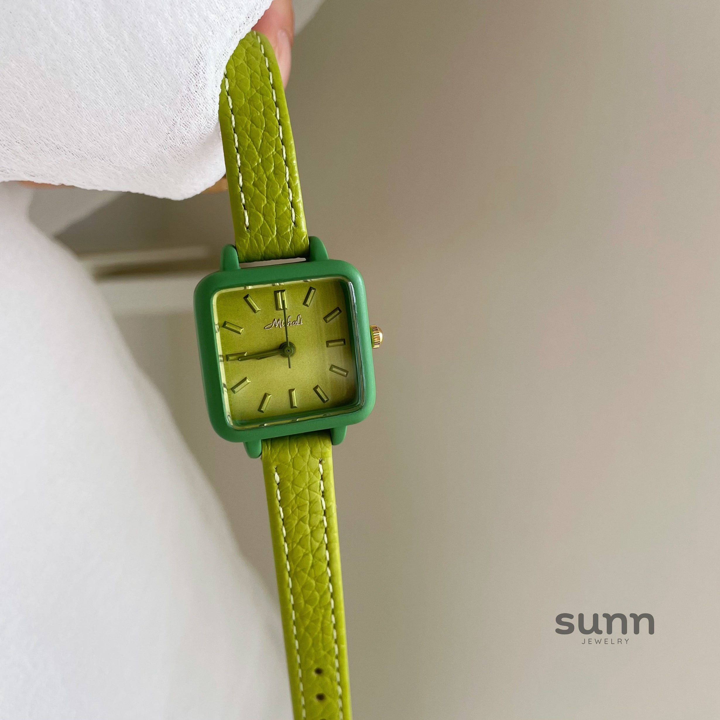 Ailen Vibrant Square Watch [IKSX5MVN]