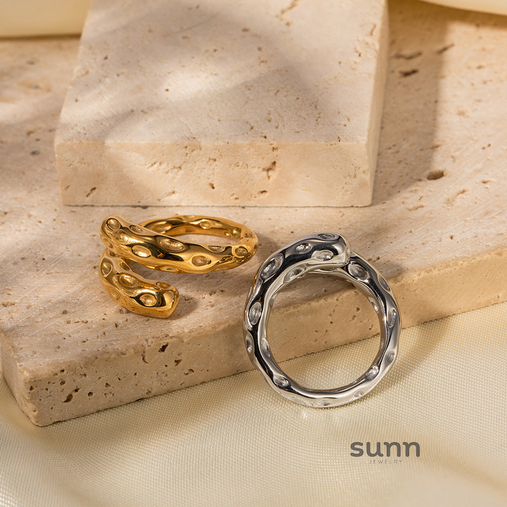 Ailin Hammered Gold Ring [0T34Y51U]