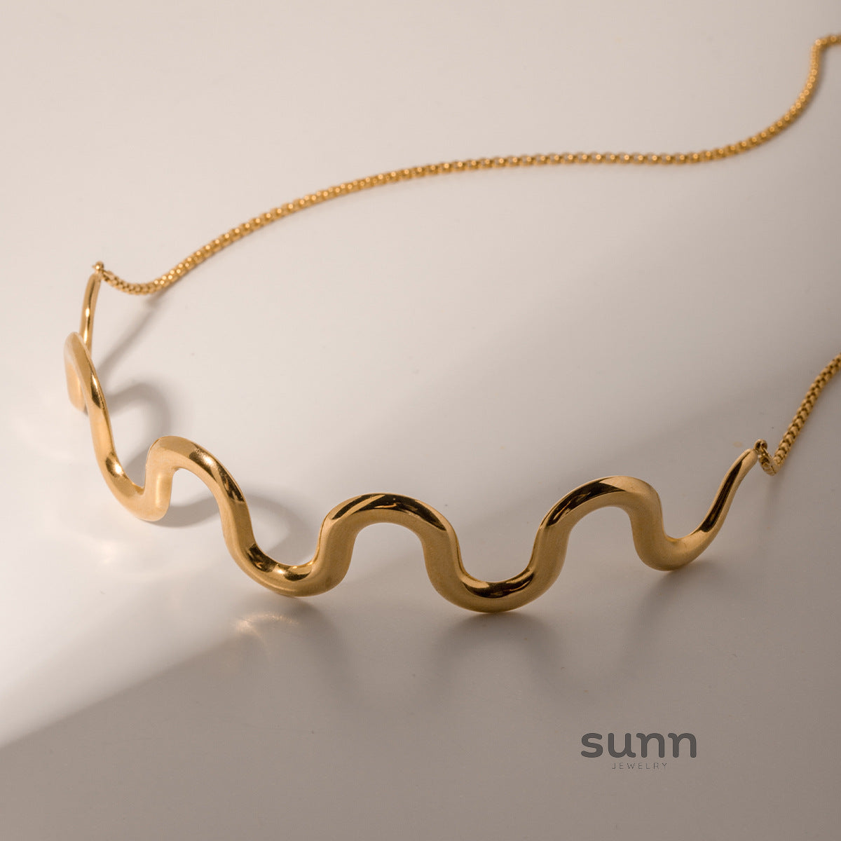 Ailin Minimalist Wave Necklace [2KIMWD67]