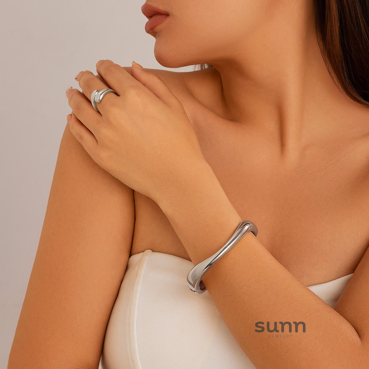 Ailynn Asymmetrical Pleated Metal Bracelet [Q6FFFFQF]