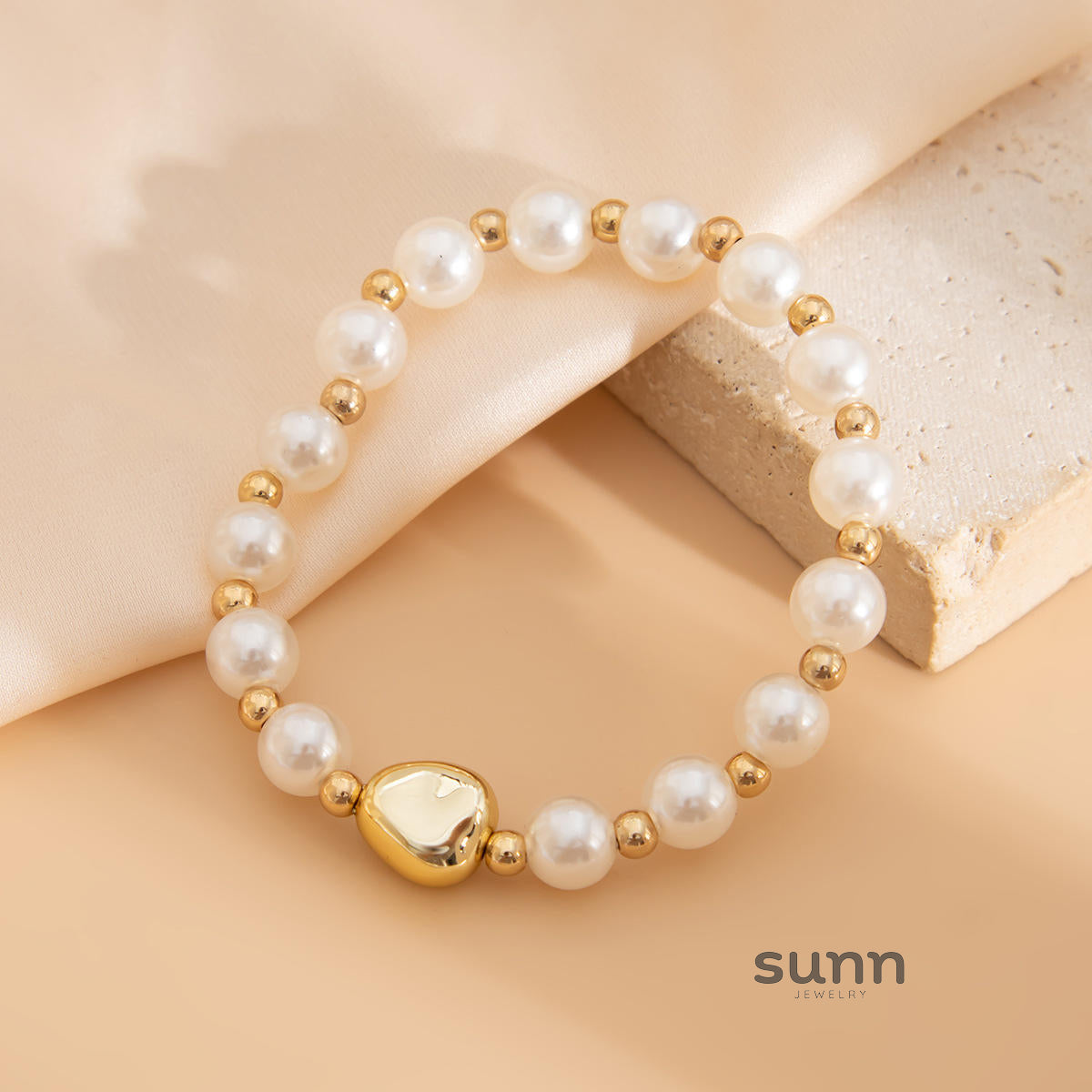 Ailynn Asymmetrical Pleated Metal Bracelet [MU1SQN31]