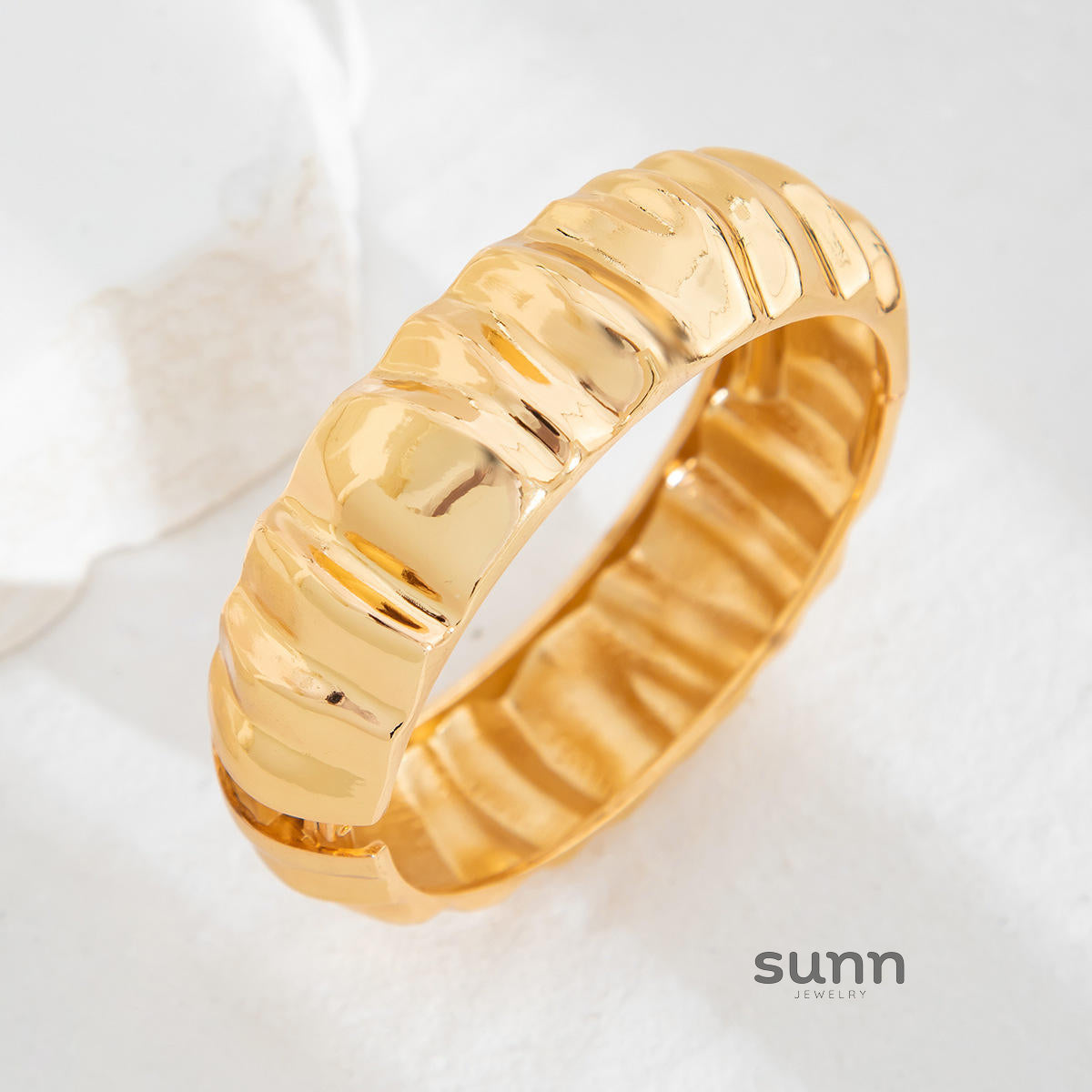 Ailynn Asymmetrical Pleated Metal Bracelet [J4RWJ6DC]