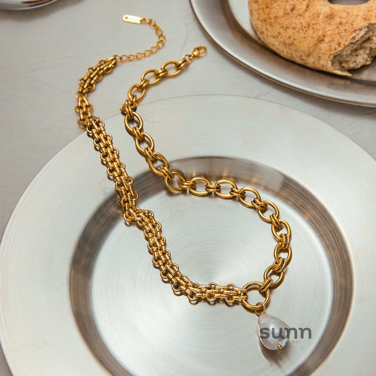 Ainara Delicate Pearl Necklace [MA1HI01V]
