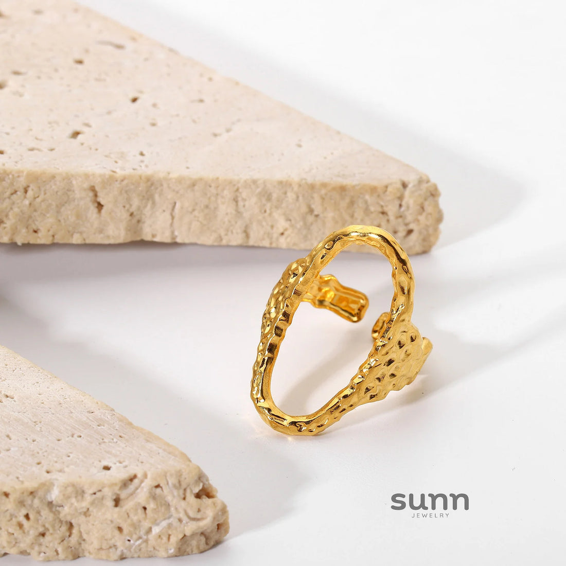 Ainara Hammered Oval Ring