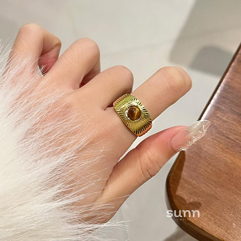 Aine Golden Tiger Eye Ring [5ZN0F6AY]
