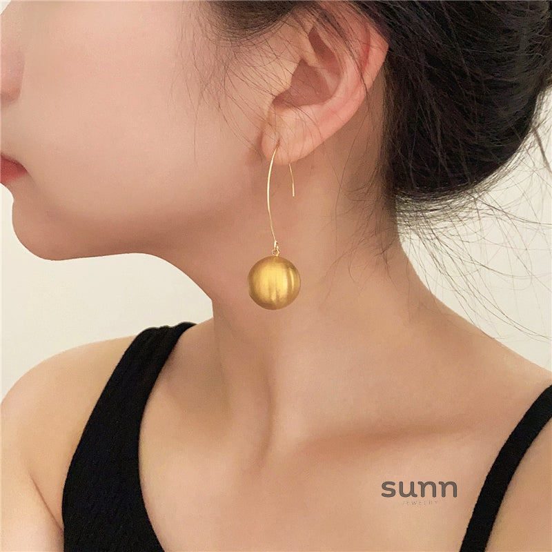 Ainsleigh Gold Sphere Earrings [5IDJTJ47]