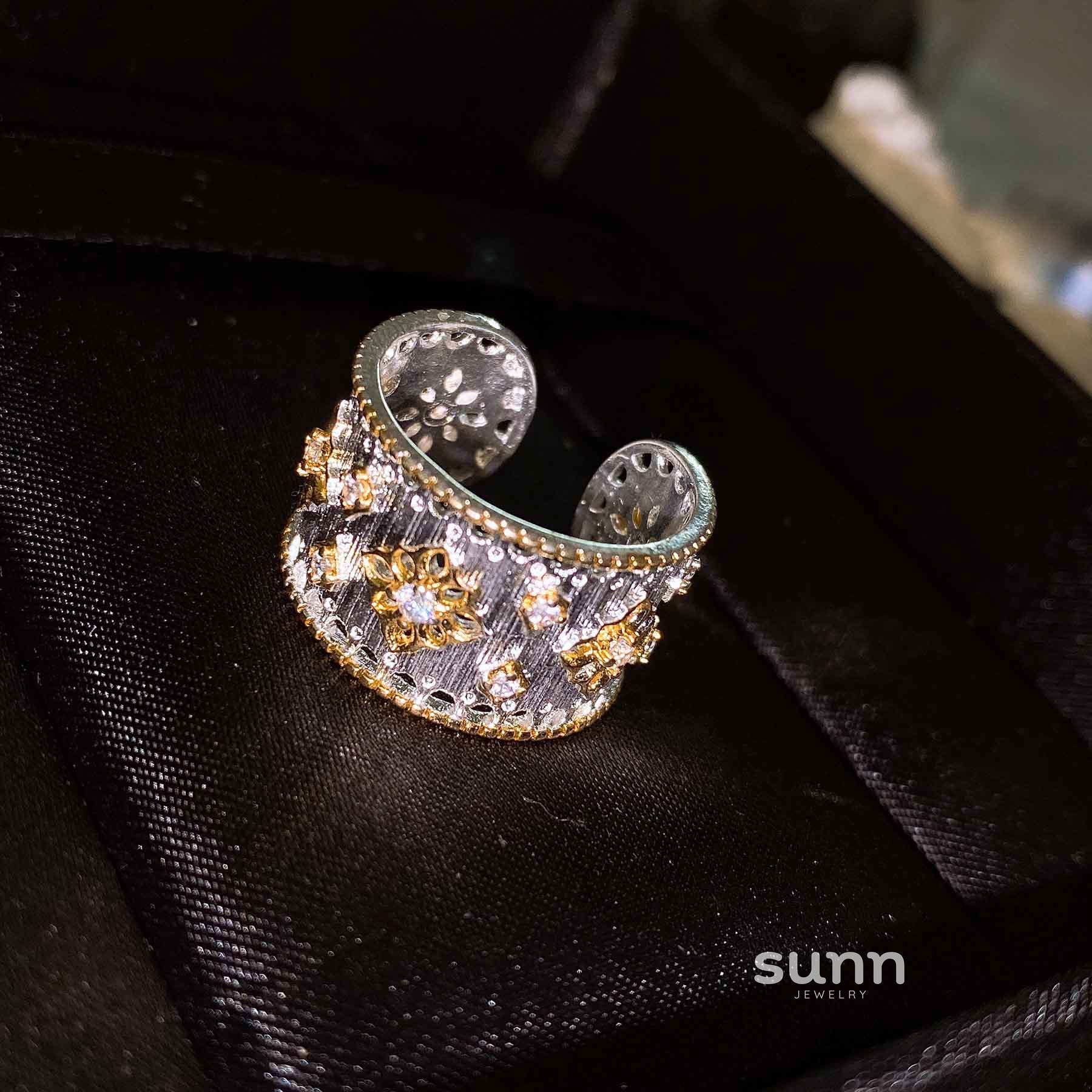 Ainsley Lace Pearl Ring [L0LYD8DC]
