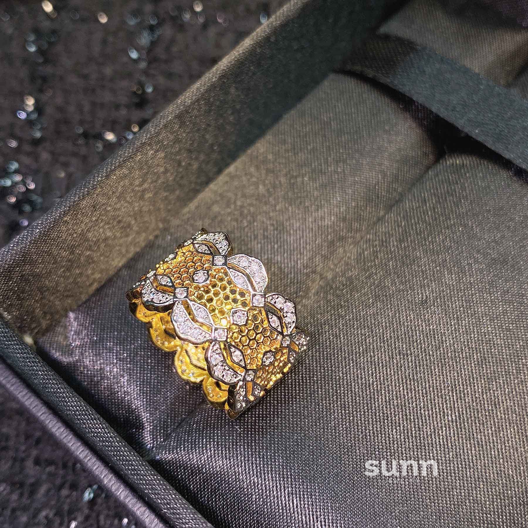 Ainsley Lace Pearl Ring [VKQCMA01]