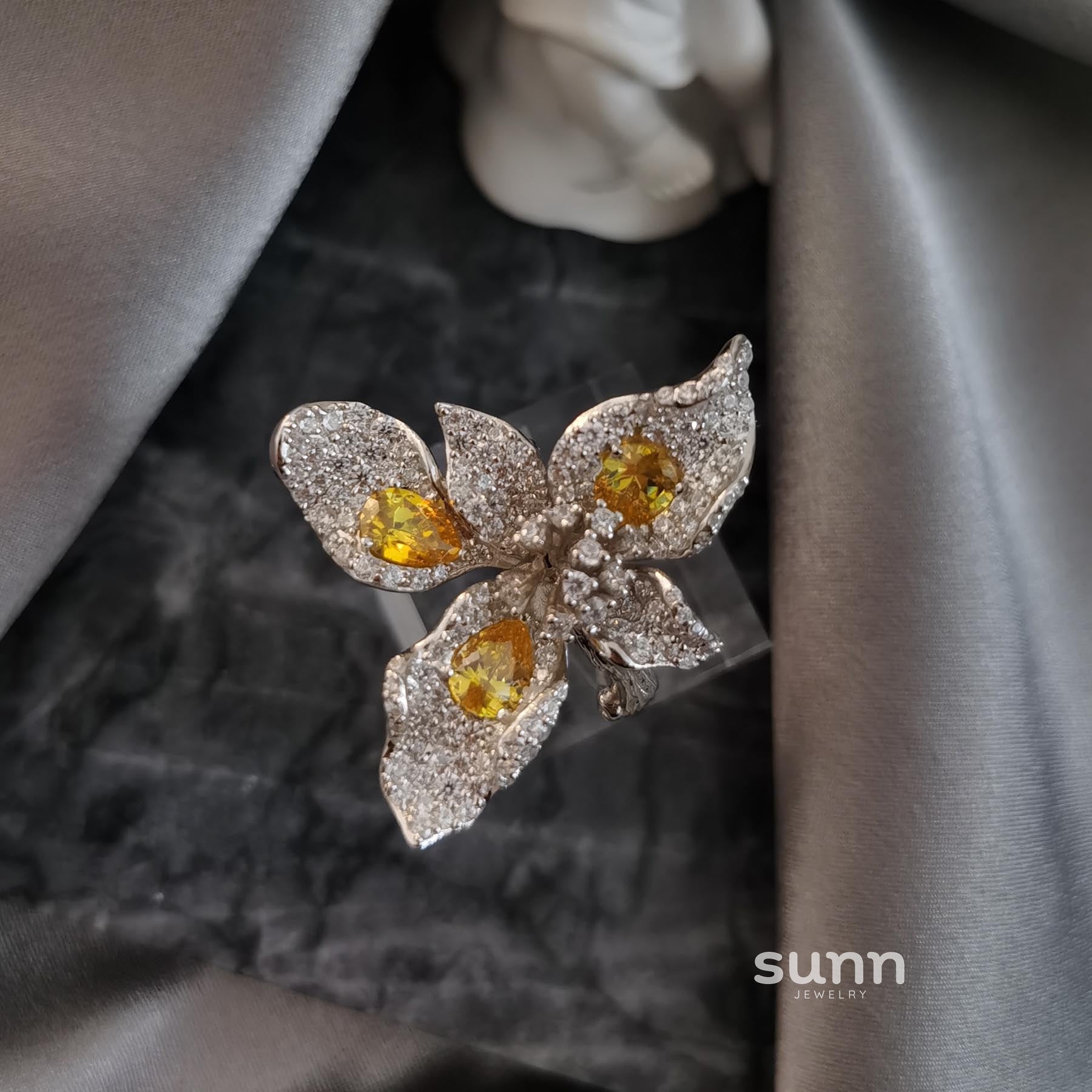 Ainsley Lace Pearl Ring [U5BXHUMG]