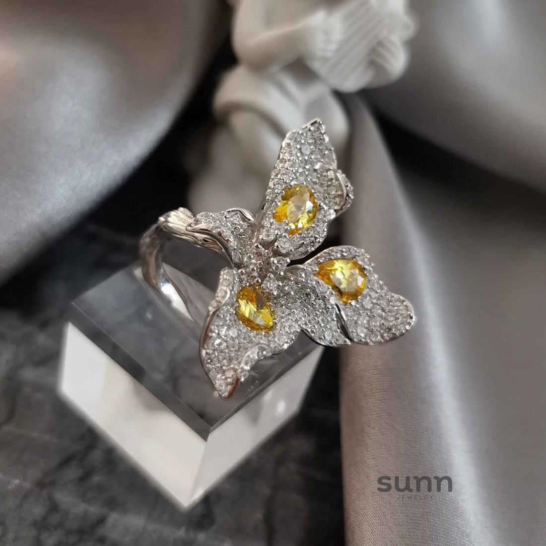 Ainsley Lace Pearl Ring [A034WKHA]