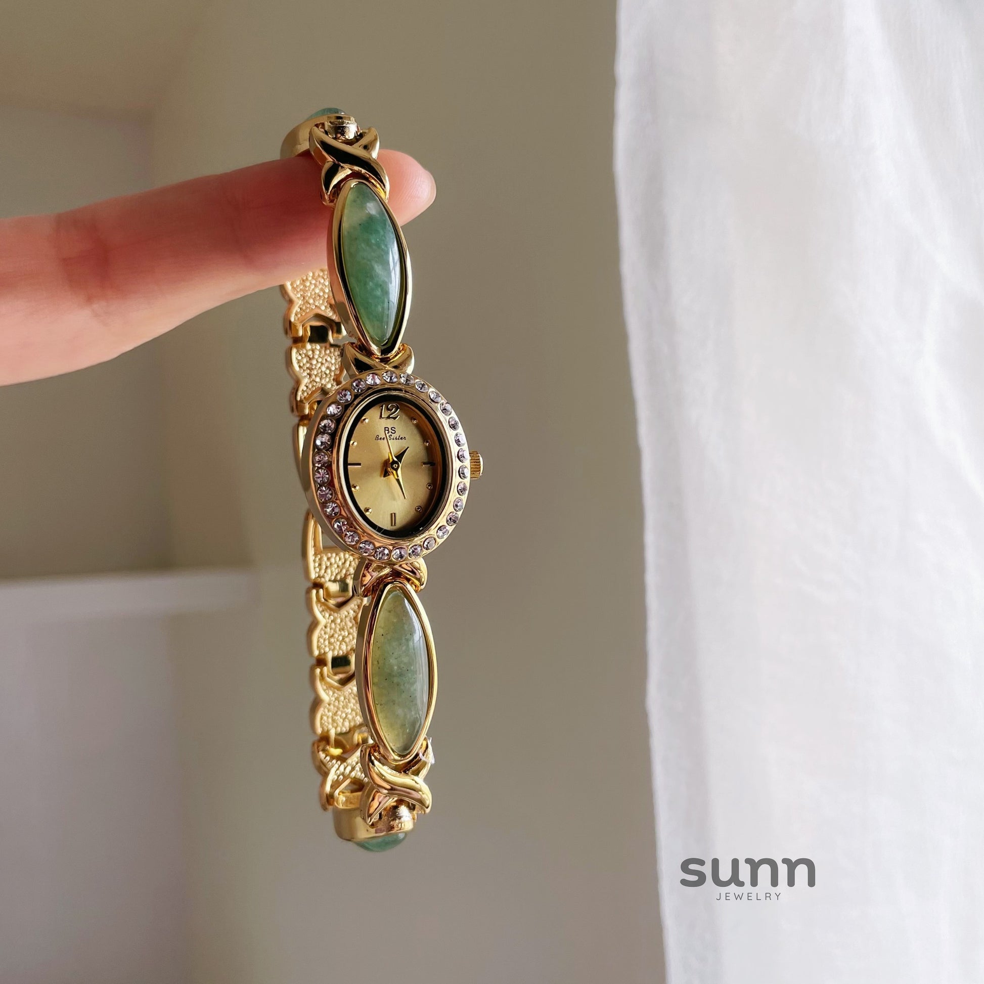 Ainslie Refined Bracelet Watch [M64PK9O0]