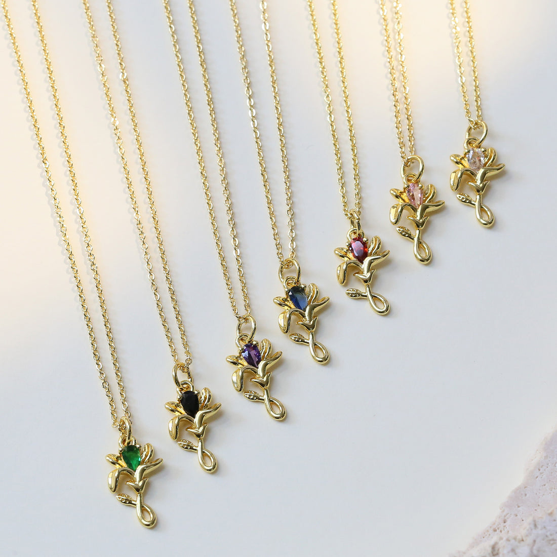 Ainslie Zircon Flower Necklace [B56B42T2]