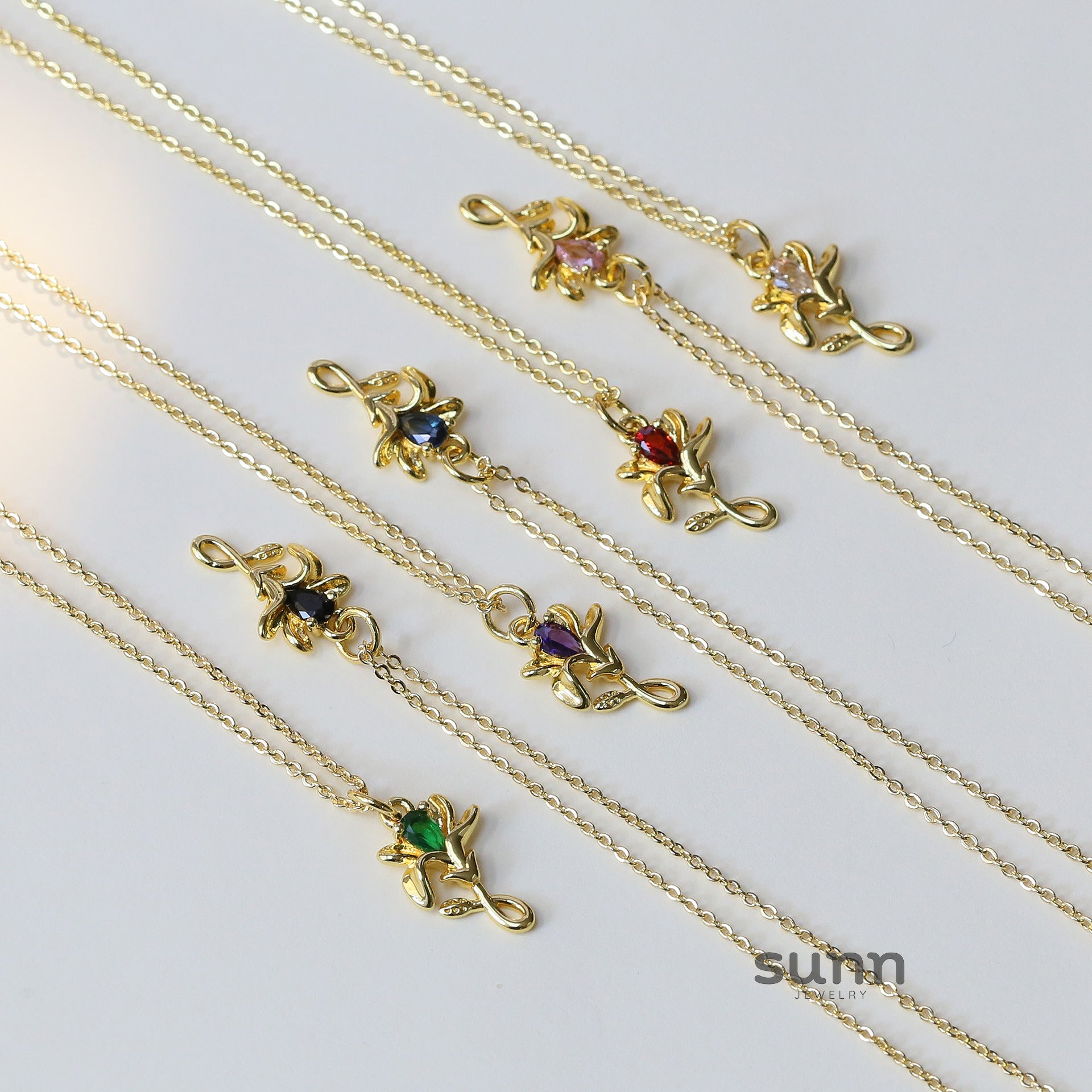 Ainslie Zircon Flower Necklace [FTRNRCR5]