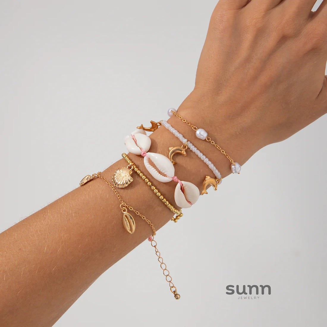 Airabella Stackable Shell Bracelet Set