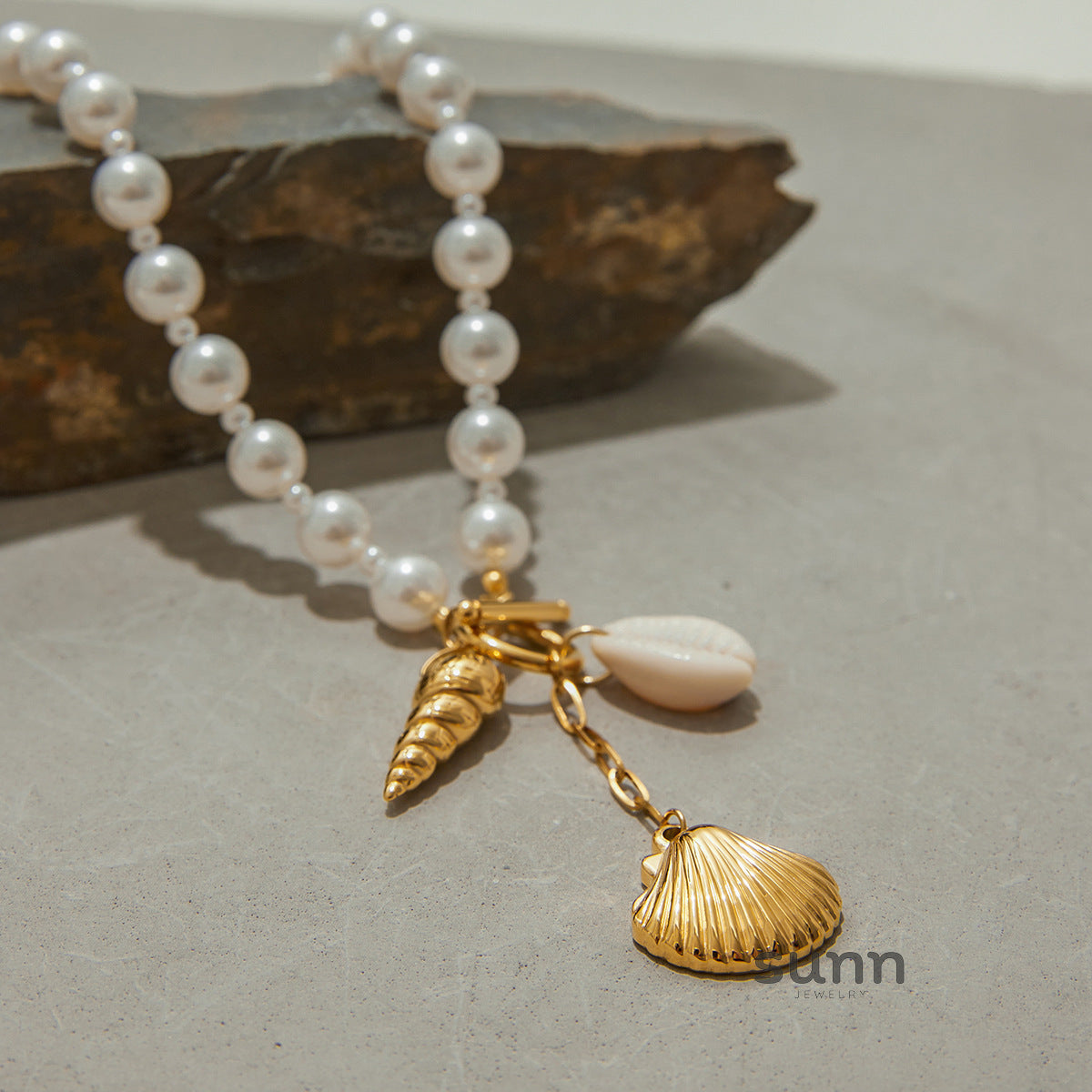 Aitanna Pearl Shell Necklace [XCO93A57]