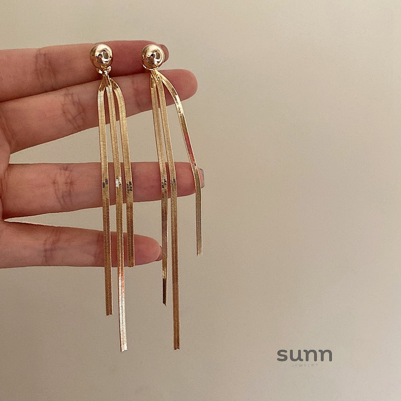 Aivah Serpent Chain Earrings [MMY1RTUU]