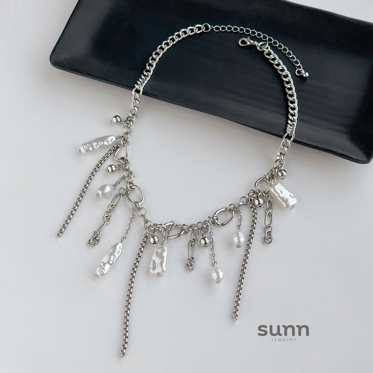 Aiya Irregular Pearl Heart Necklace [P5WTGSC6]
