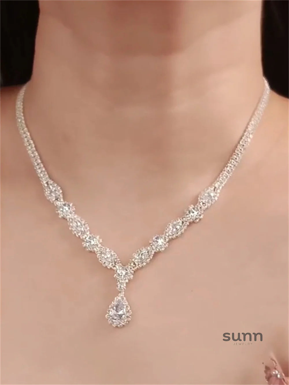 Aiyana Sparkling Waterdrop Set
