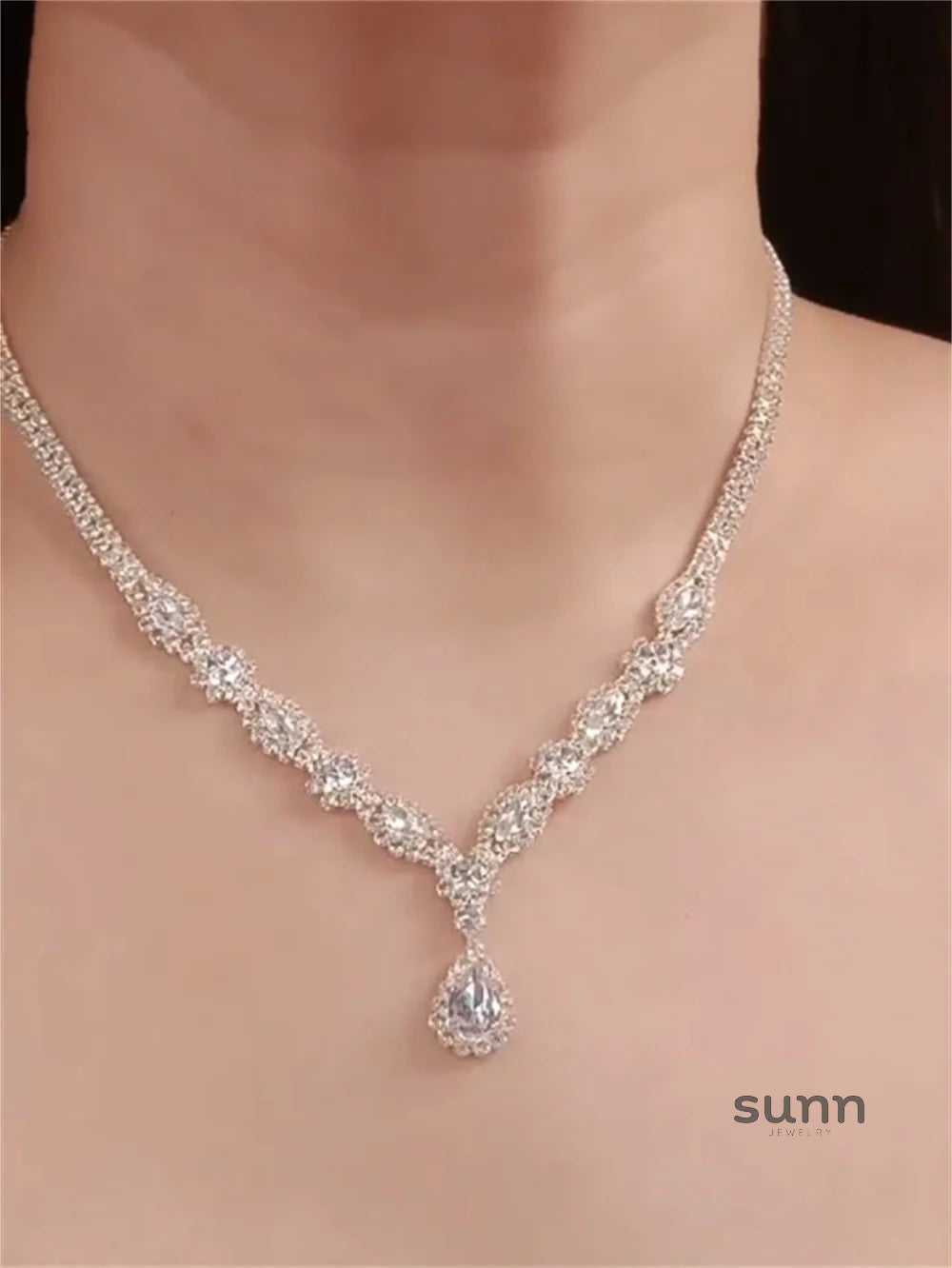 Aiyana Sparkling Waterdrop Set