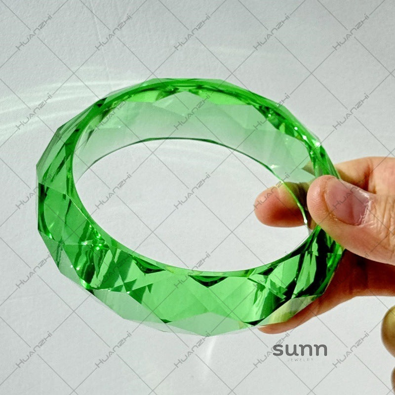Aiza Exaggerated Facet Bangle [9MOXWOS2]