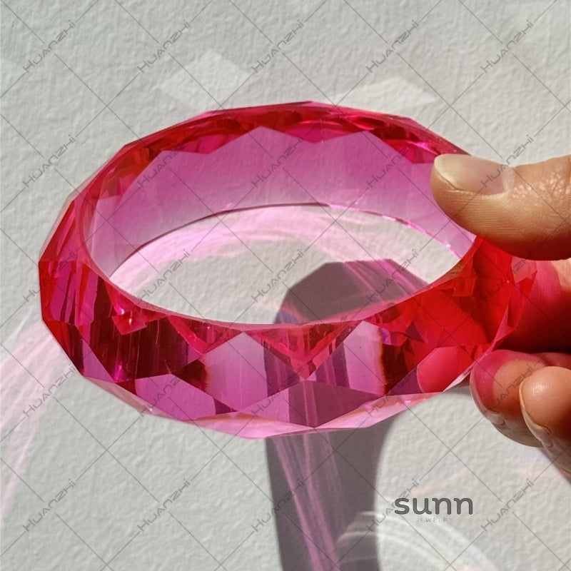 Aiza Exaggerated Facet Bangle [RWC28JCL]