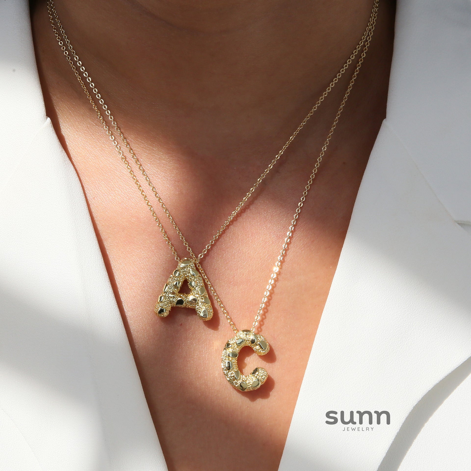 Akari Bubble Letter Necklace [TY81379A]