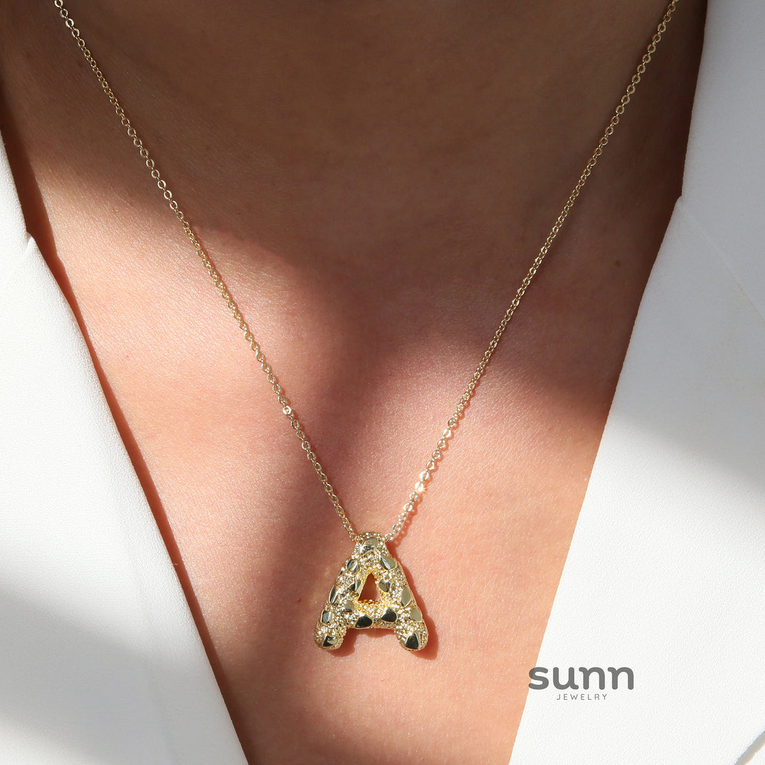 Akari Bubble Letter Necklace [IVD2NDIW]