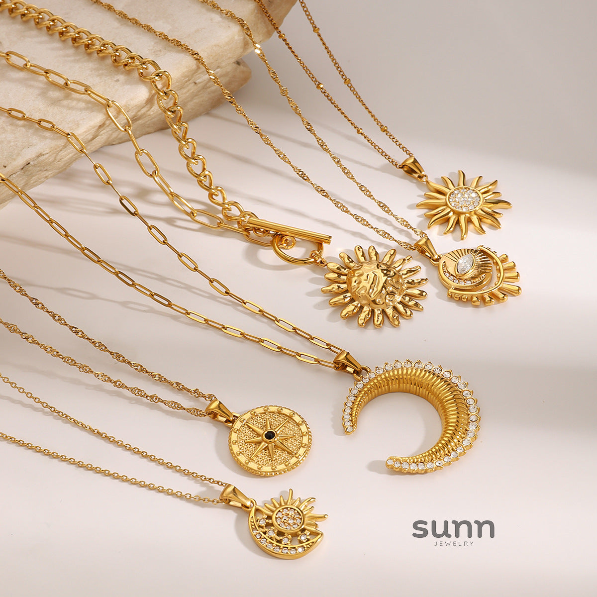 Akari Delicate Star Moon Necklace [HYDCHZXF]