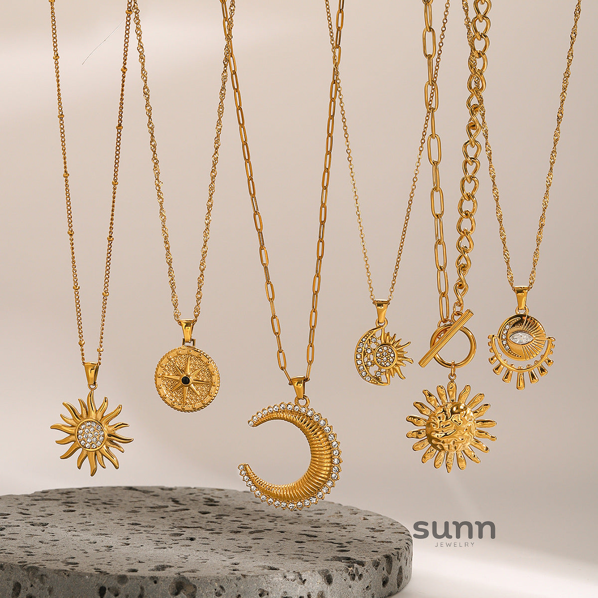 Akari Delicate Star Moon Necklace [X3W5ANZ0]