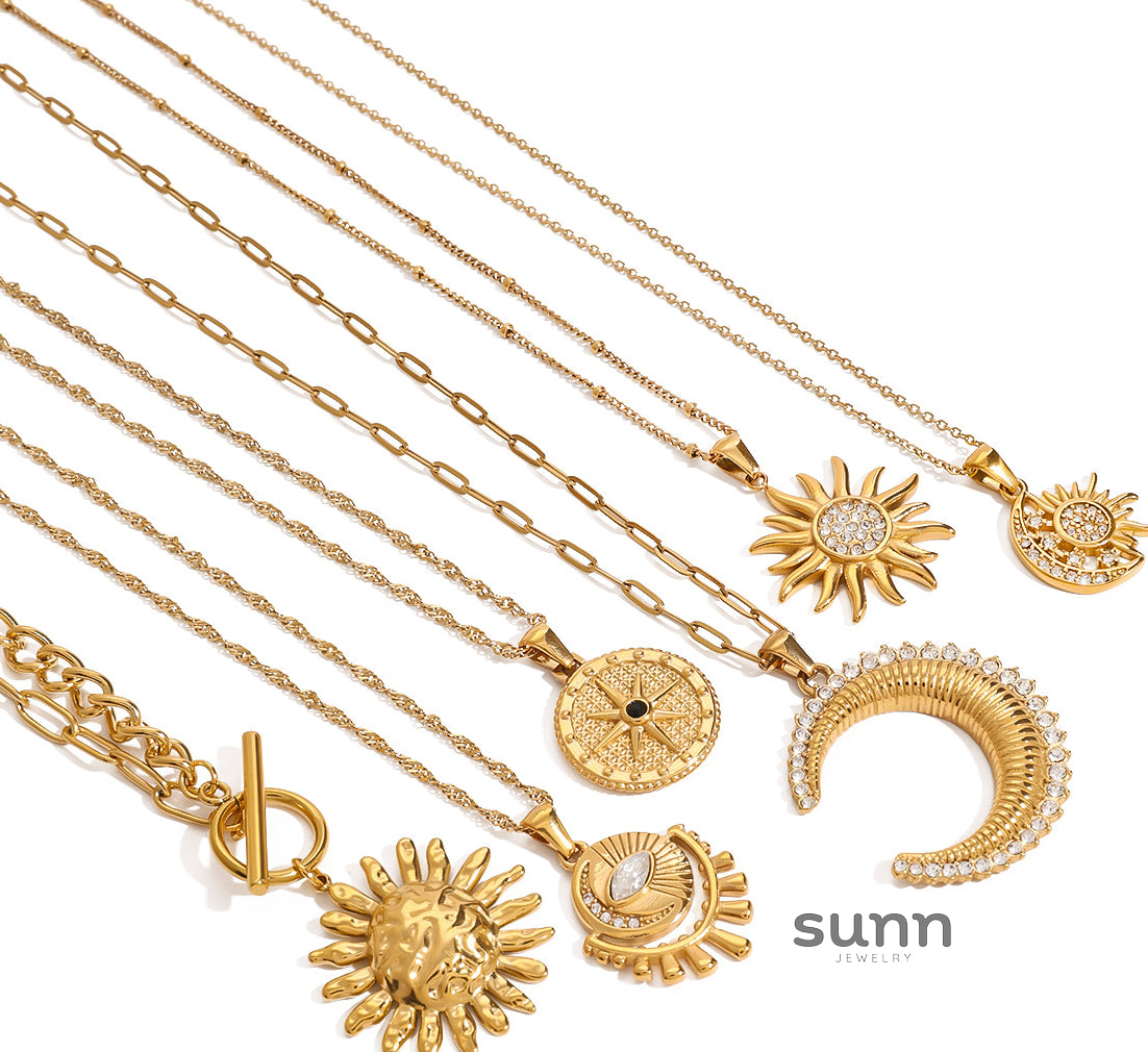 Akari Delicate Star Moon Necklace [0TTWKUGR]