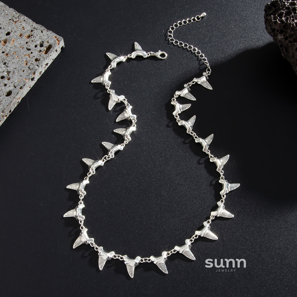 Akasha Statement Shark Necklace [ECDWL1IZ]