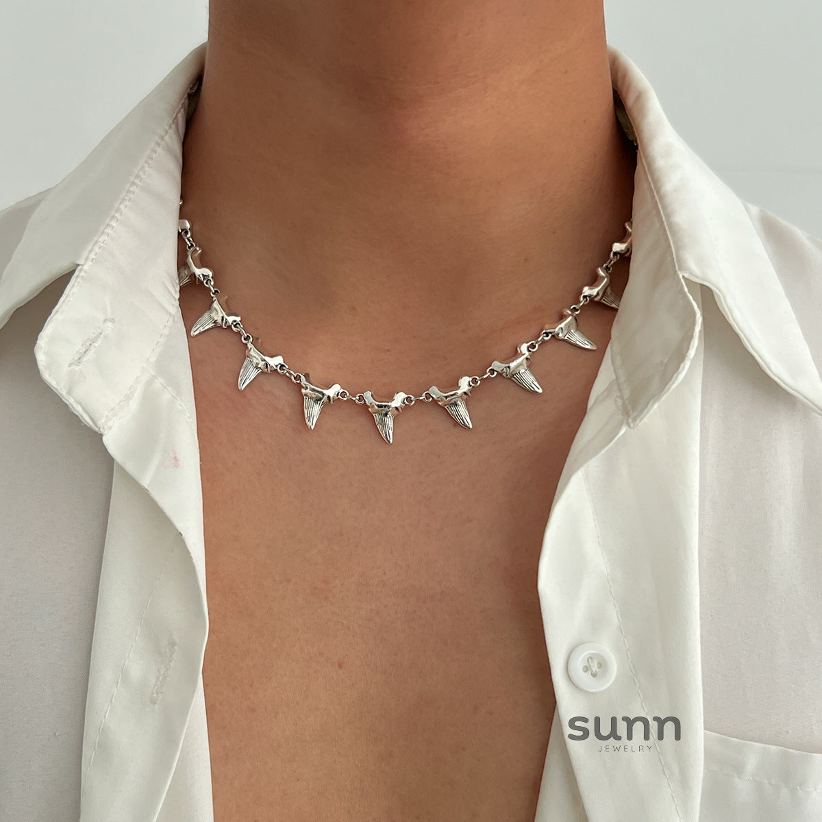 Akasha Statement Shark Necklace [YCLFJ1O5]