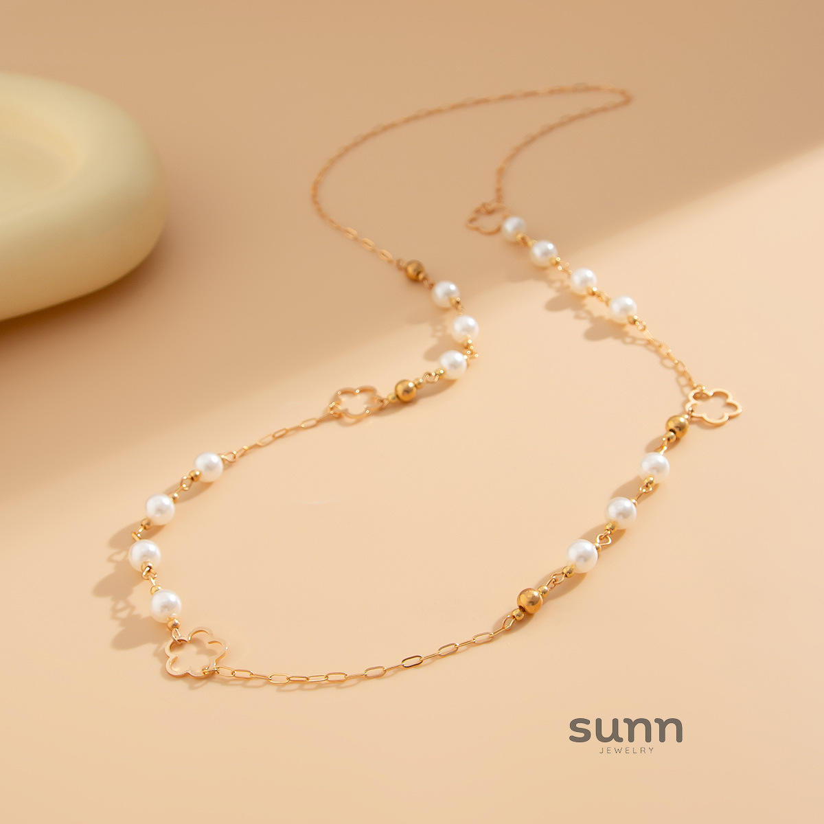 Akayla Layered Pearl Flower Necklace [NKAO2BH7]