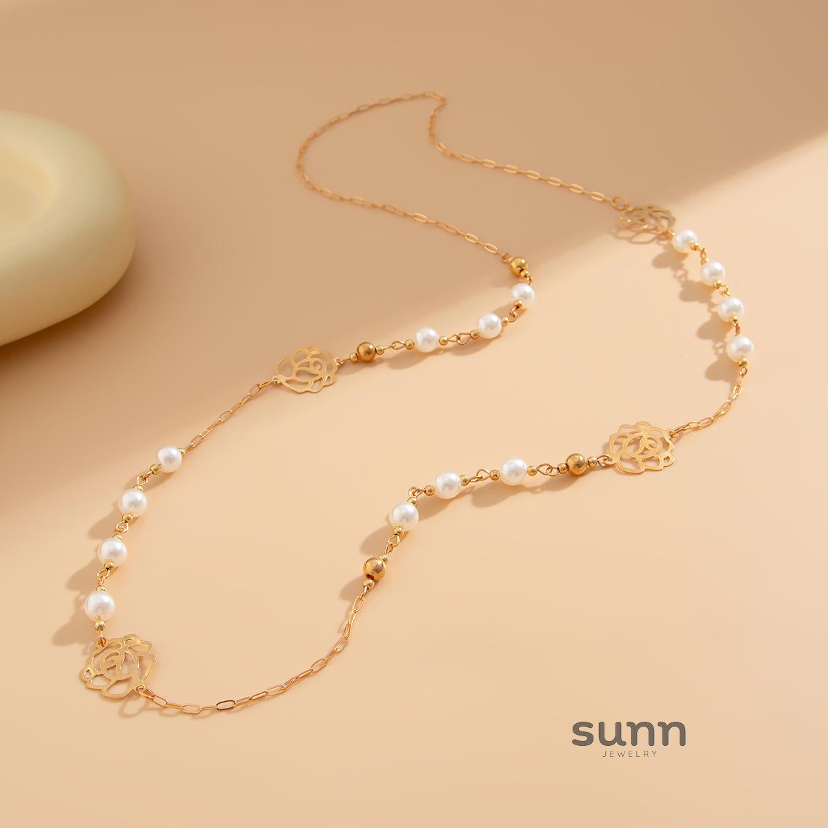 Akayla Layered Pearl Flower Necklace [1Q1GXSU1]