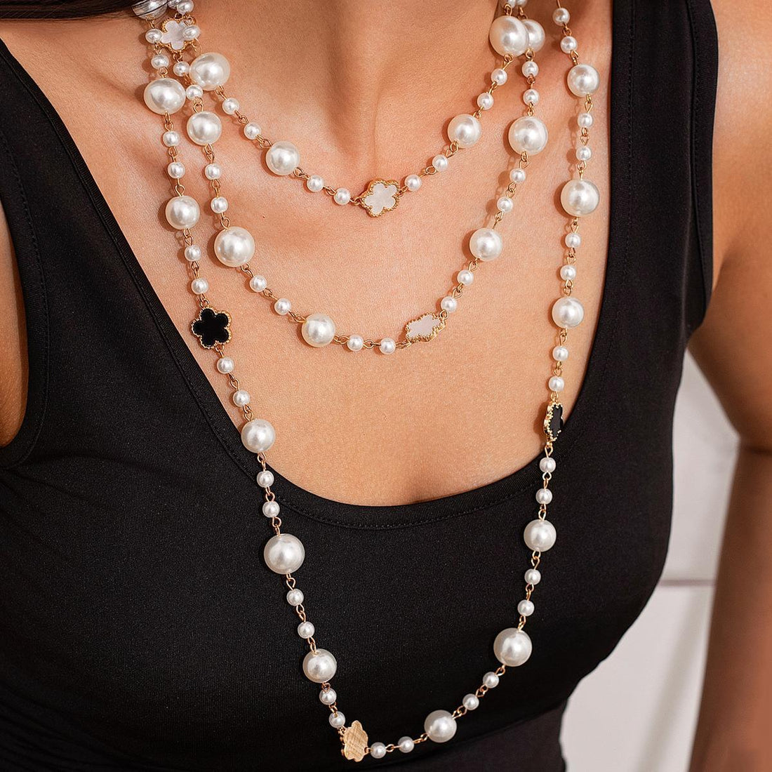 Akayla Layered Pearl Flower Necklace [621IURXB]
