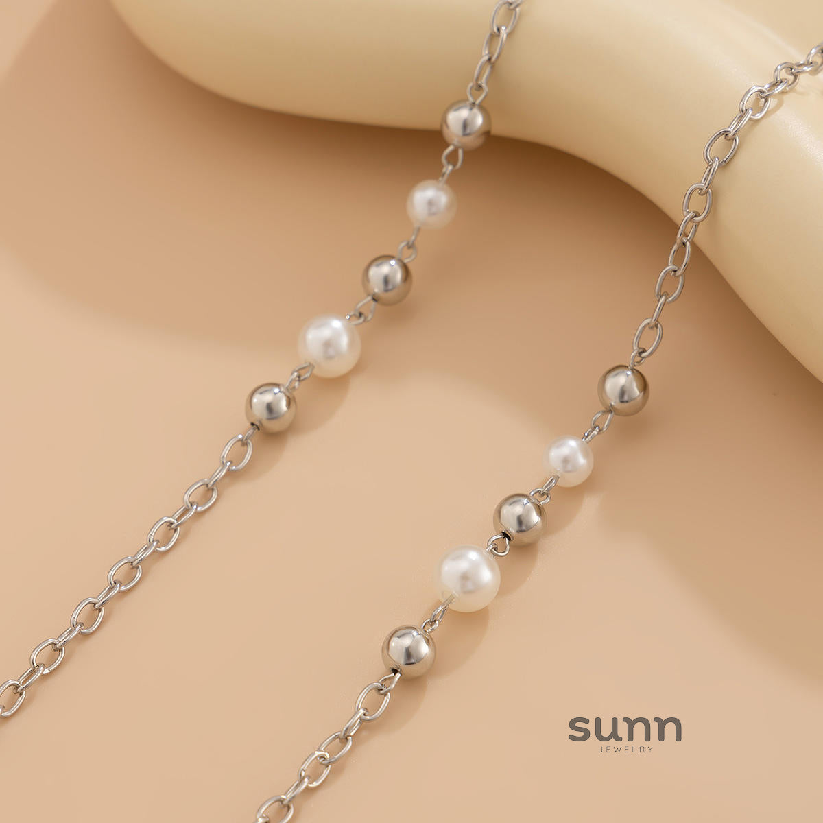 Akayla Layered Pearl Flower Necklace [7SZWVXGV]