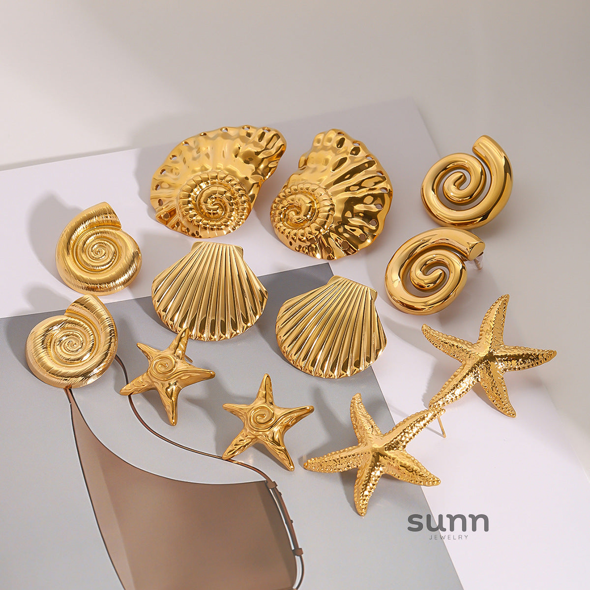 Akayla Ocean Charm Earrings [MT7TVL9O]