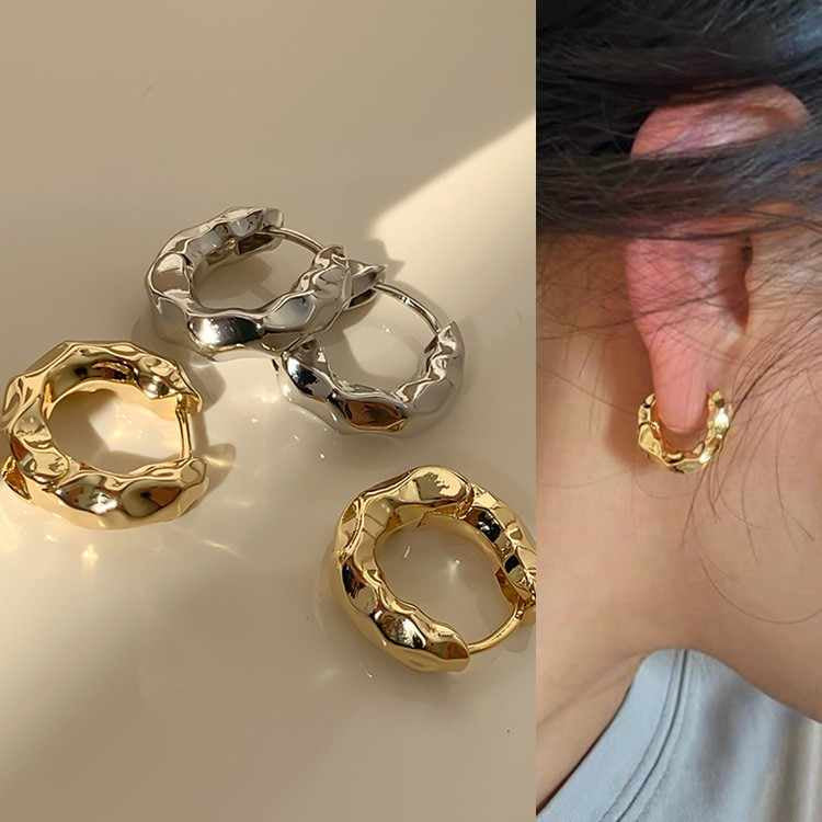 Alaiah Textured Hoop Earrings [0B4DC1TY]
