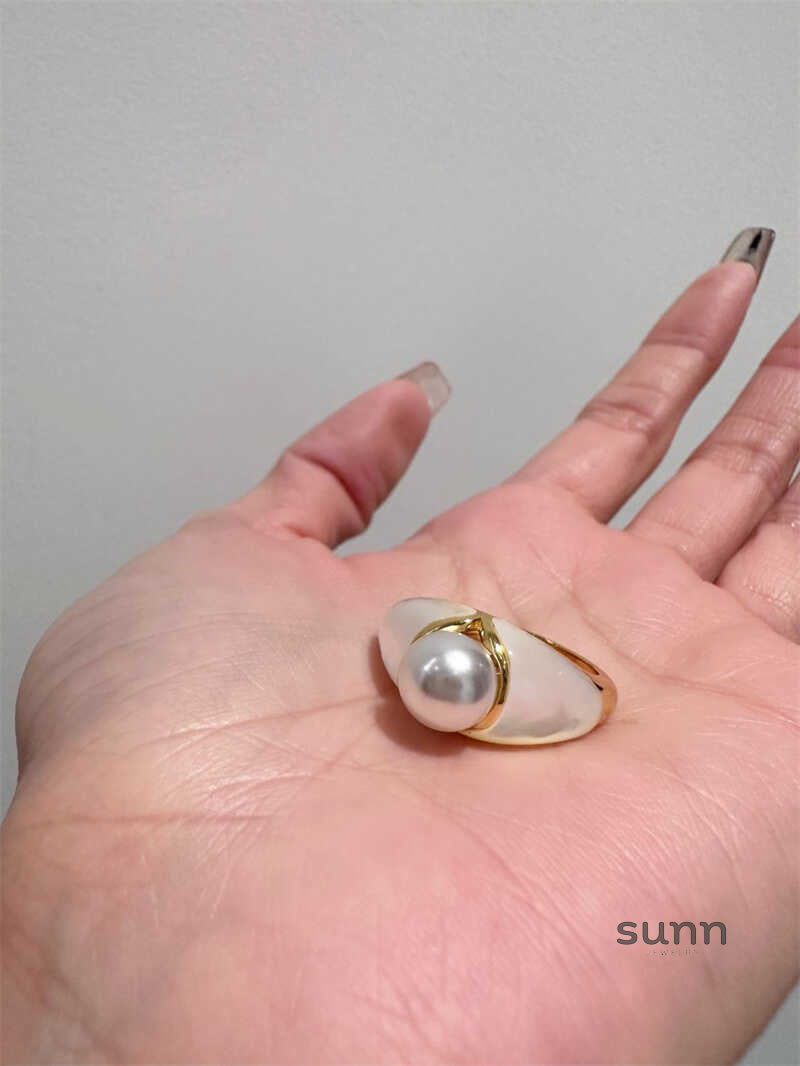 Alainah Mother-of-Pearl Ring [GG2MZD4V]