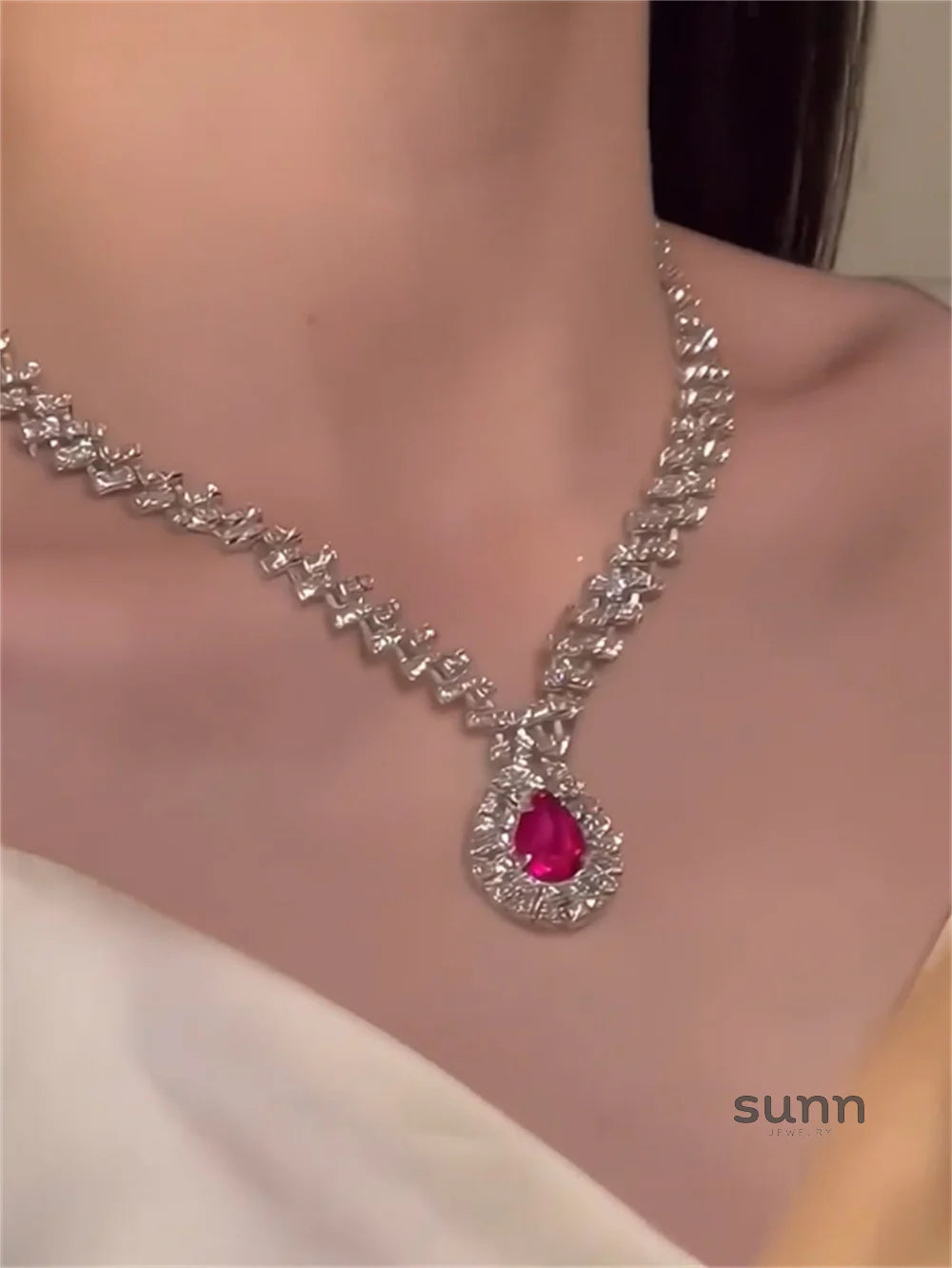 Alainna Waterdrop Rhinestone Choker