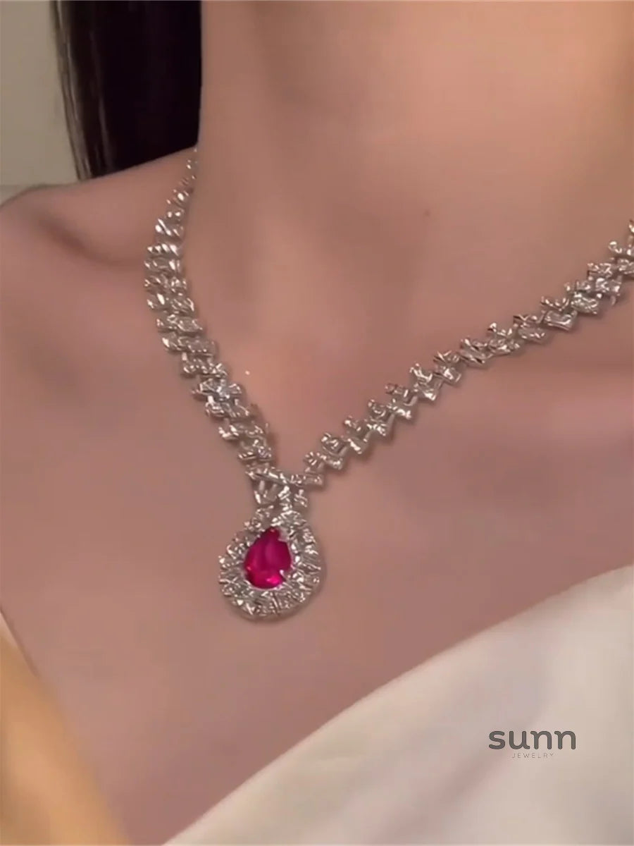 Alainna Waterdrop Rhinestone Choker