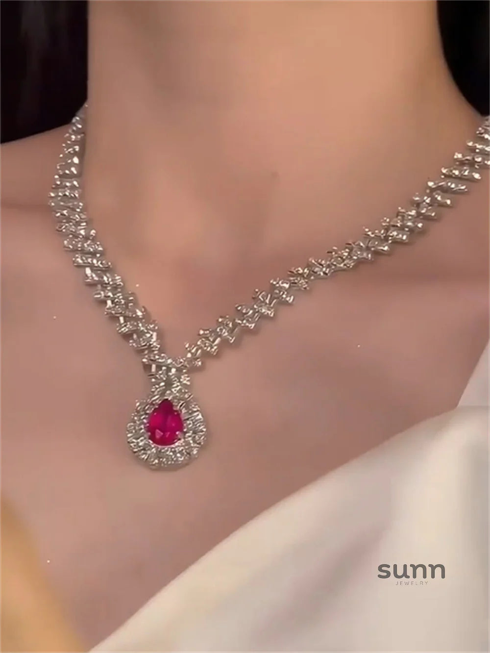 Alainna Waterdrop Rhinestone Choker