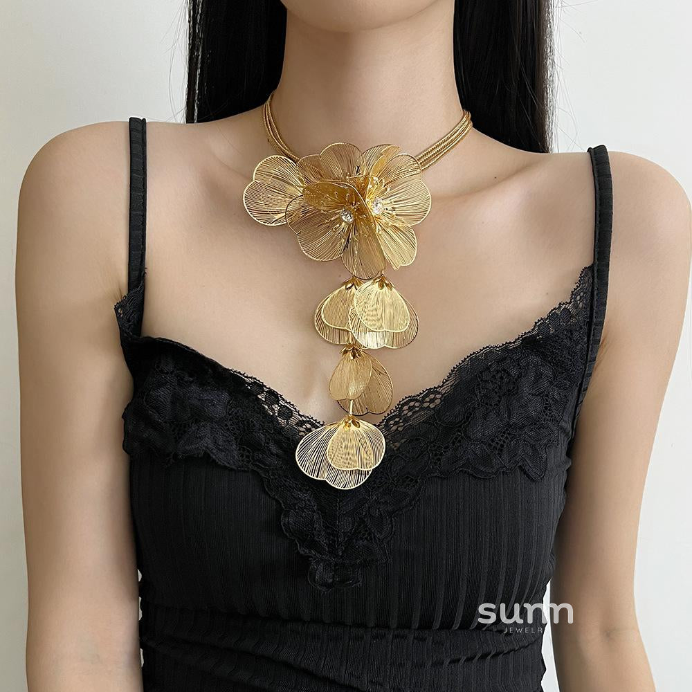Alaiyah Golden Petal Set [T0KXEE0Z]