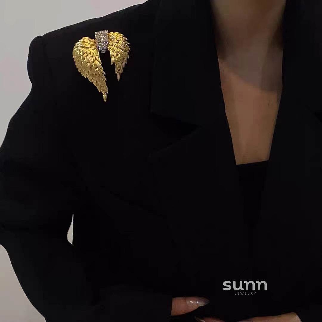 Alanah Regal Wing Brooch [J3W35PWX]