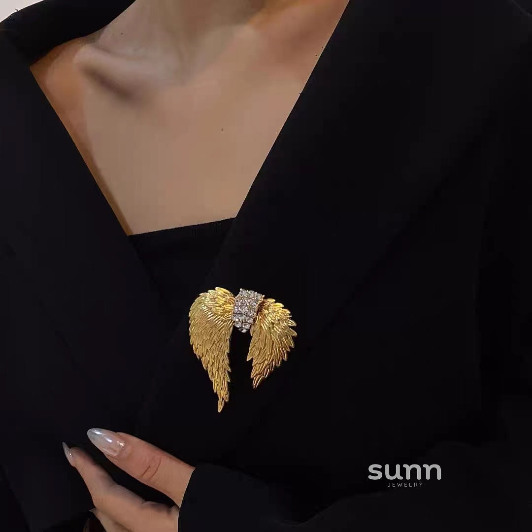 Alanah Regal Wing Brooch [3HSS0RS2]