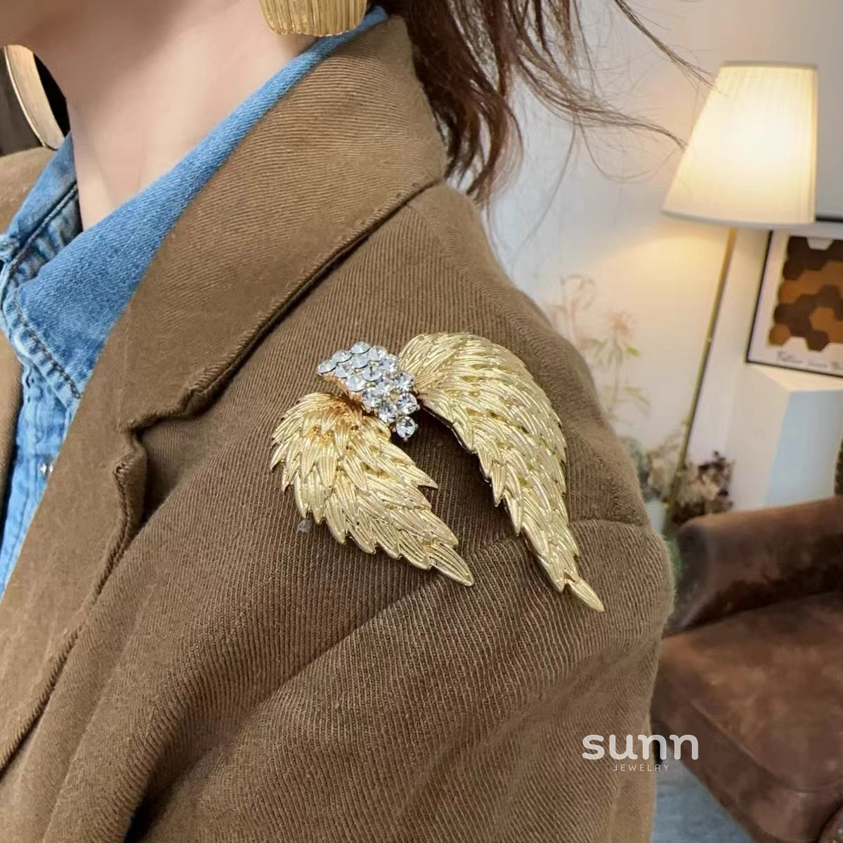 Alanah Regal Wing Brooch [K1MYTWQH]
