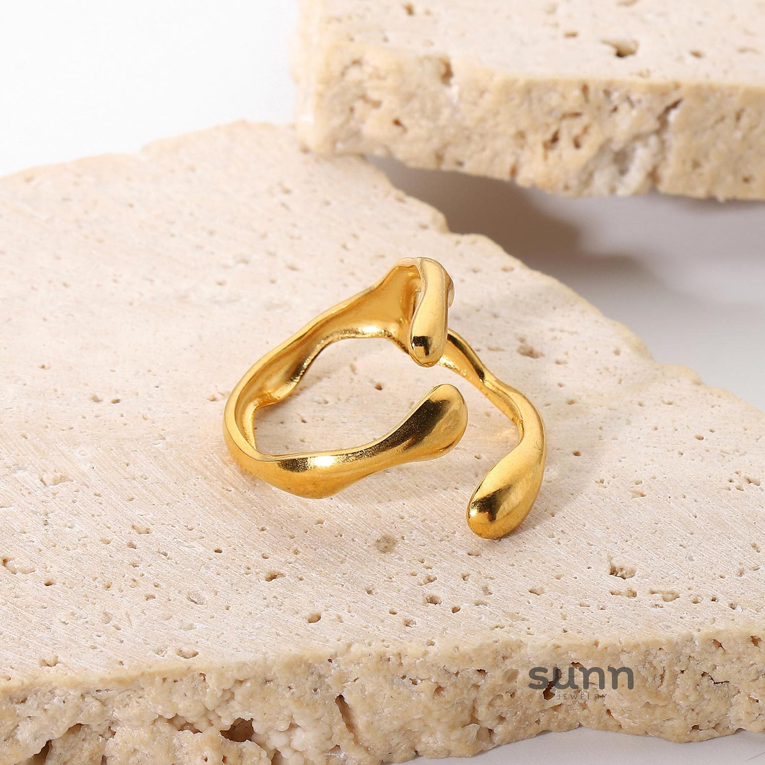 Alanie Geometric Staggered Ring [NE9AJF8N]