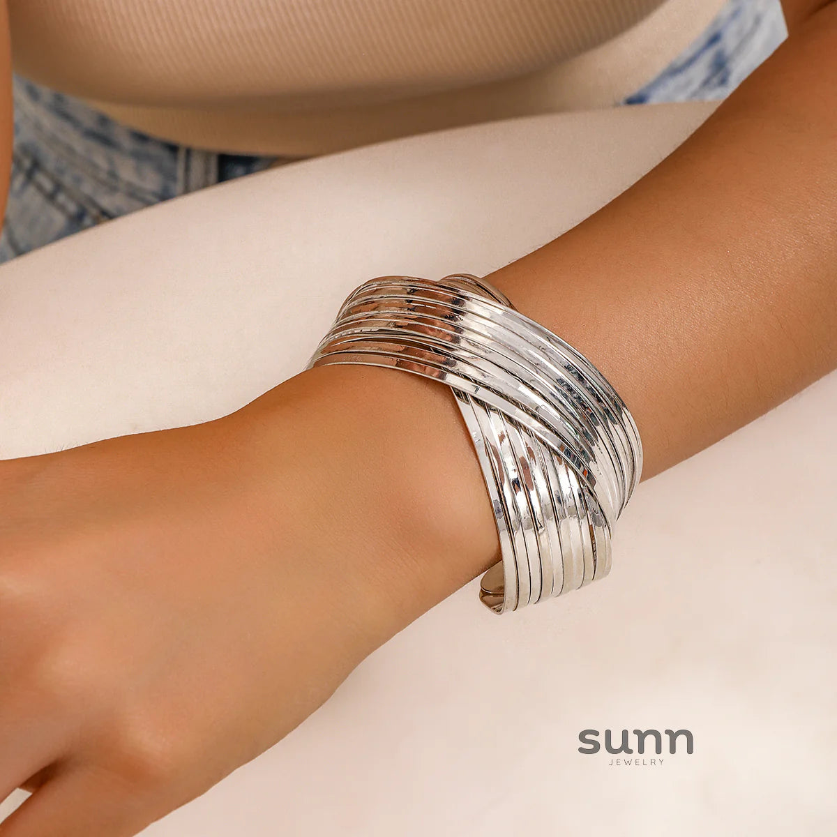 Alanie Open Loop Bangle