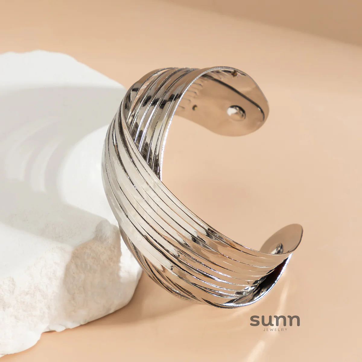 Alanie Open Loop Bangle