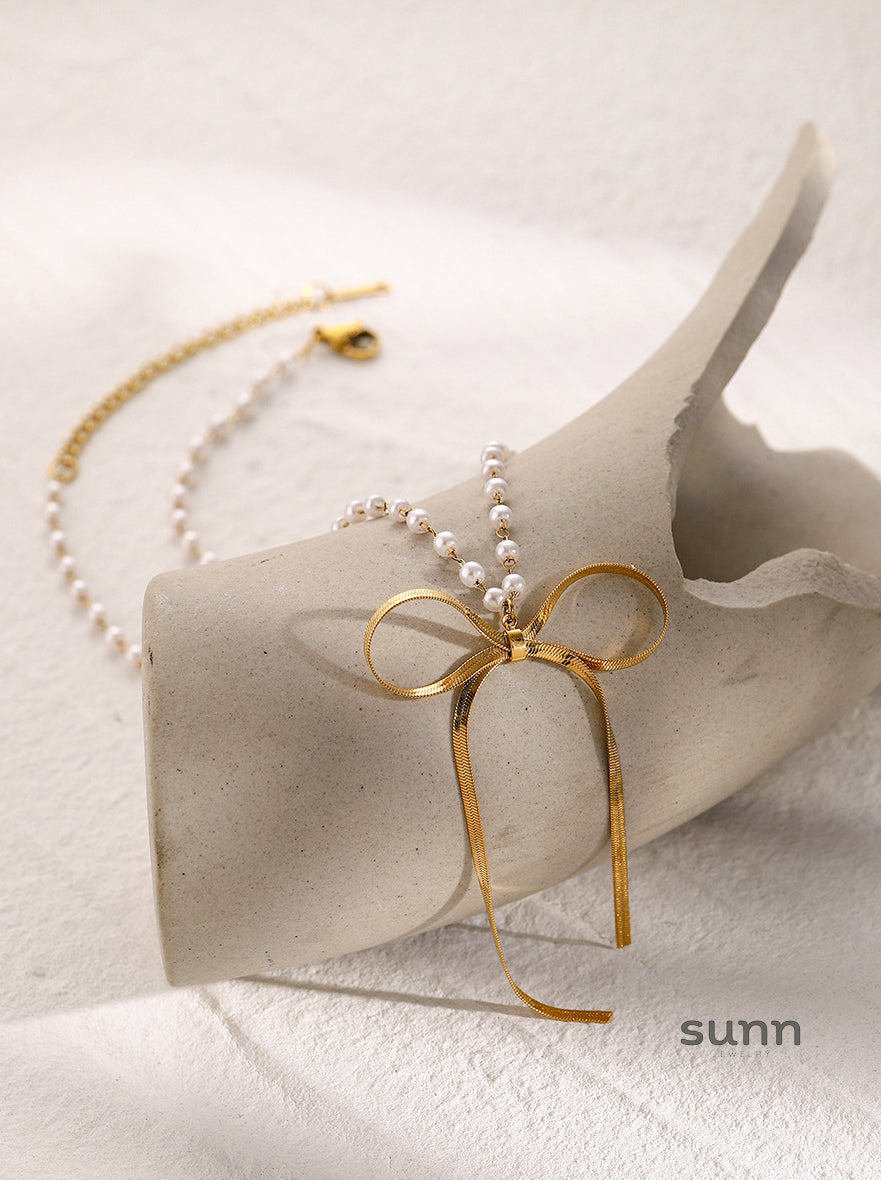 Alannah Crystal Bow Necklace [SD0537E9]